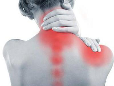 肩颈是毒素最容易堆积的地方，加快人体衰老