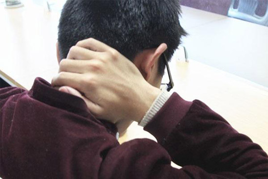 颈椎病容易被忽视的症状—家用中频治疗仪